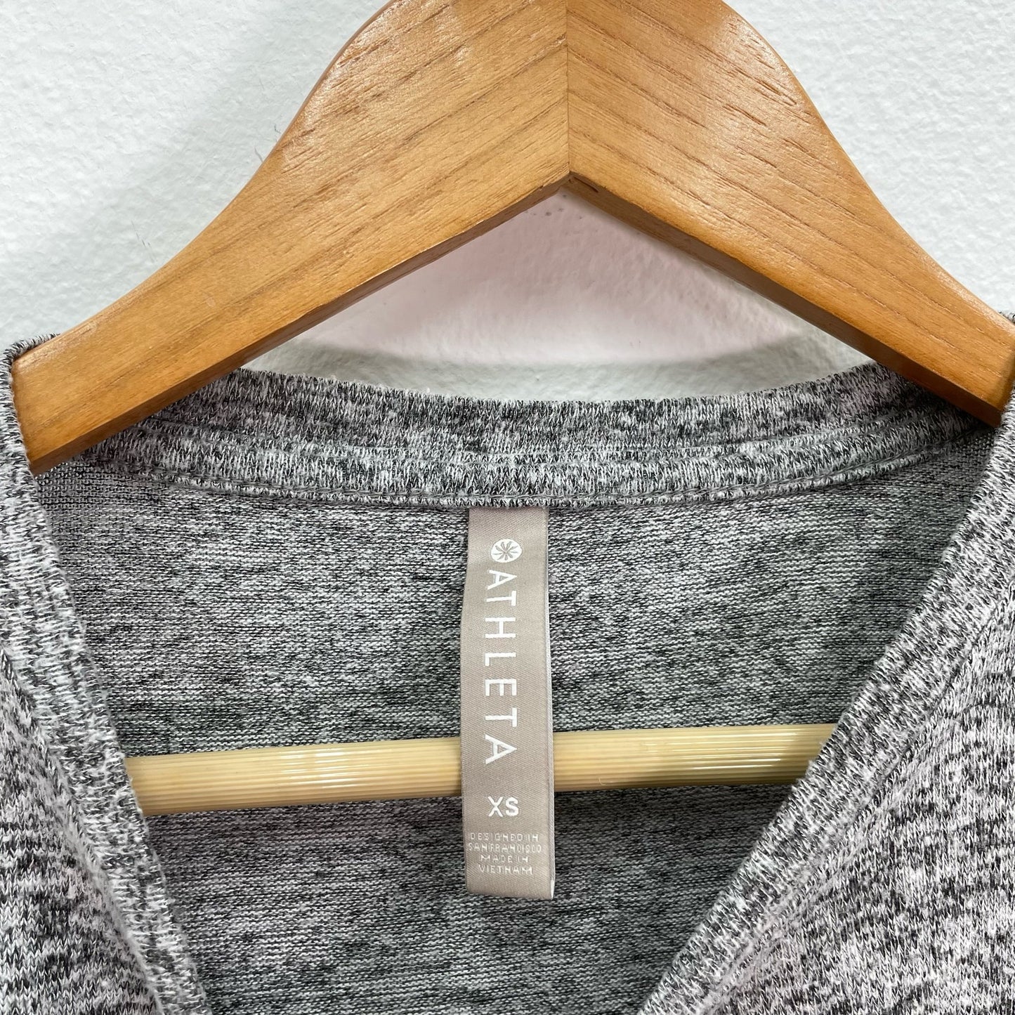 Athleta Pullover Gray Long Sleeve Sweater Shirt Slub Womens XS